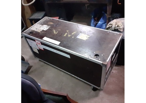 Flight case avec roulettes sans freins