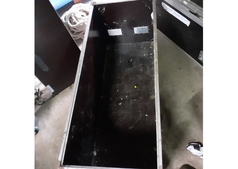 Flight case avec roulettes sans freins