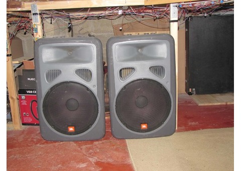 Paire enceintes actives JBL EON15 avec pieds