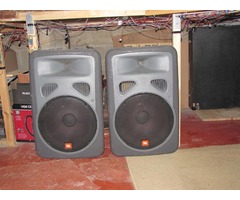Paire enceintes actives JBL EON15 avec pieds