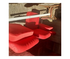 Vends 16 fauteuils de théâtre assise relevable sans accoudoirs