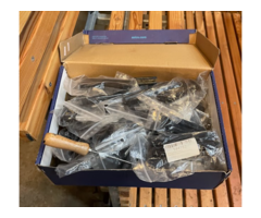 Connecteurs sucres de jonction pour praticables