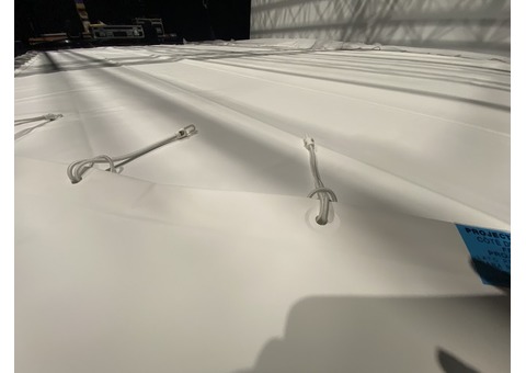 ECRAN FRONTAL cyclorama BLANC avec oeillets