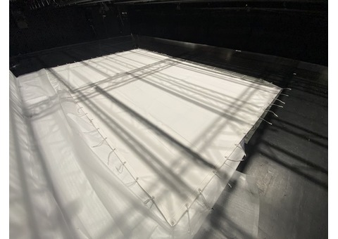 ECRAN FRONTAL cyclorama BLANC avec oeillets