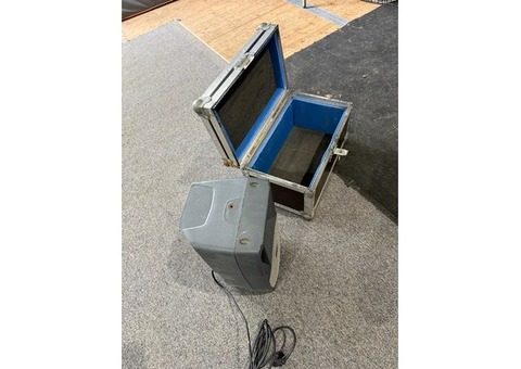 Enceintes actives Montarbo MT200A flight cases lot de 2