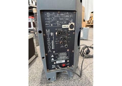 Enceintes actives Montarbo MT200A flight cases lot de 2