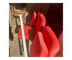 Vends 16 fauteuils de théâtre assise relevable sans accoudoirs