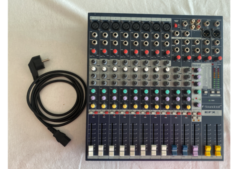 Table de mixage Soundcraft EFX8