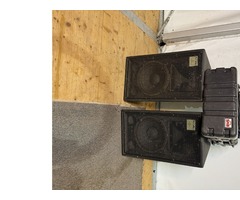 Lot enceintes pro McCauley SA121 câbles ampli Peavey CS800X offert à réparer