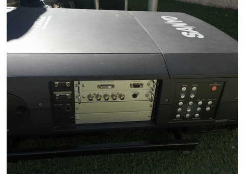VIDÉOPROJECTEUR SANYO PLCXF47