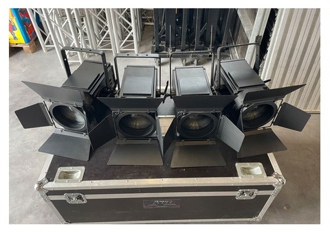 Contest Fresnel à LED COB 250 W blanc chaud