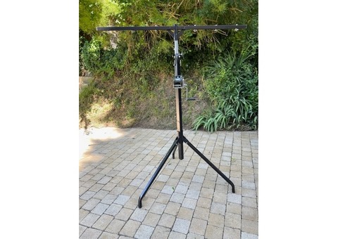 Trépieds pour projecteurs