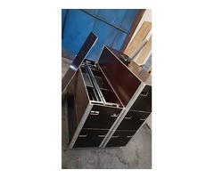 VESTIAIRE MOBILE 12 caisses 4 portants 25 cintres