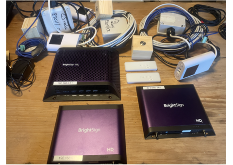 LOT MEDIAPLAYER BRIGHSTSIGN X3 avec commande