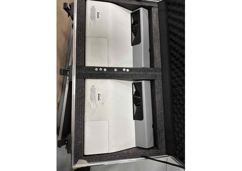 Video projecteur Sony et flight case