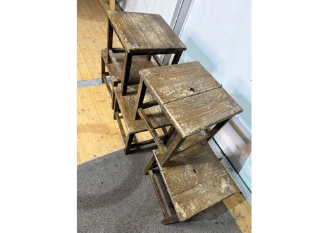 LOT DE 5 TABOURETS EN BOIS MASSIF