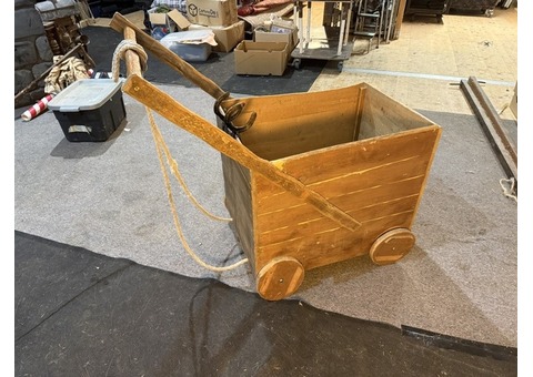 CHARIOT EN BOIS