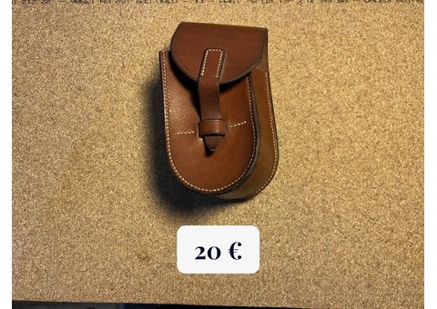 Maroquinerie en cuir doccasion sacs ceintures bourses amp accessoires médiéval