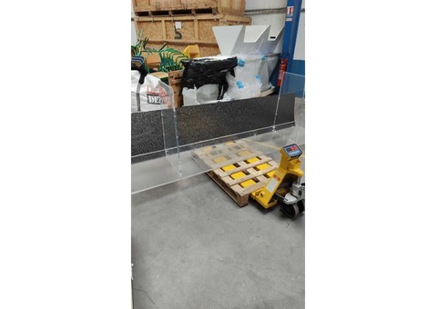 Présentoir en plexi 305 60 h96 cm