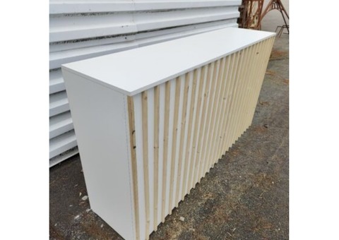 Comptoir bar stratifié blanc façade tasseaux bois