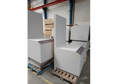 Stèle dexposition avec ou sans dosseret