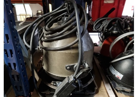 PROJECTEUR BLONDE 2KW AVEC PF ET VOLET