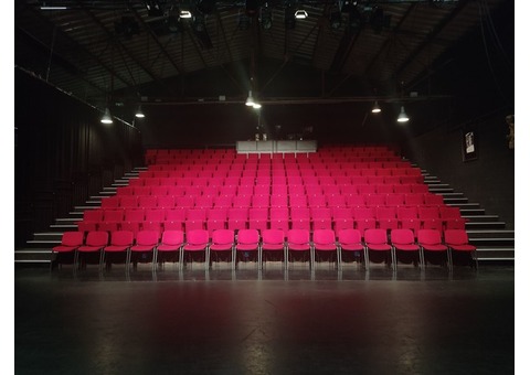 Gradin avec fauteuils