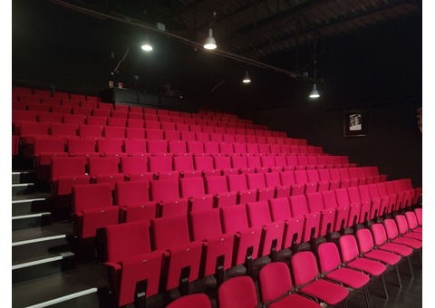 Gradin avec fauteuils