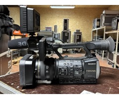 Caméra professionnelle SONY HXRNX3 NXCAM accessoires