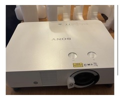 Vidéo projecteur laser Sony VPLPHZ60