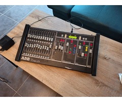 Kit Éclairage Scène ADB 6 Projecteurs 2 Gradateurs Micropack Table Tango 24