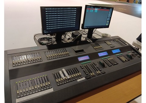 console STRAND 550 i