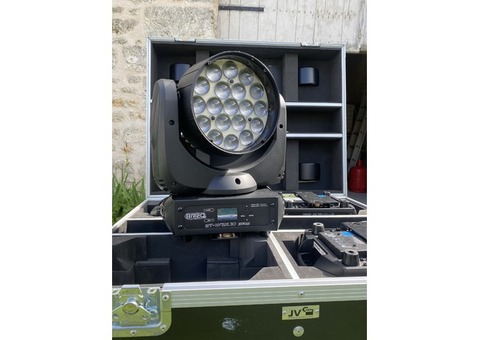 Lot de 4 moving lights Briteq BTW19L10