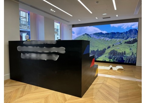 Estrade scénographique noire sur mesure 2 blocs assemblables 300 x 200 x 150 cm