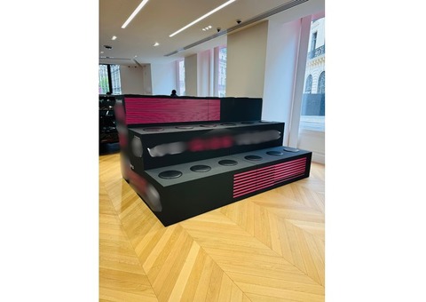 Estrade scénographique noire sur mesure 2 blocs assemblables 300 x 200 x 150 cm