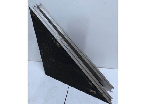 2 praticables triangulaires