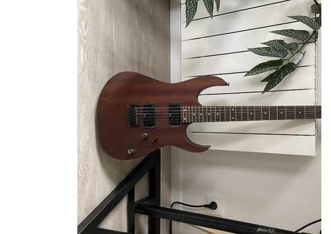 Ibanez RG421 en très bon état