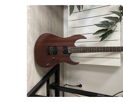 Ibanez RG421 en très bon état