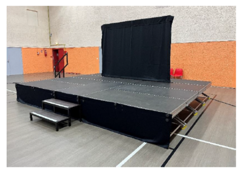 Estrade praticables SAMIA 20 m² 10 12 m escaliers rambarde jupes accessoires