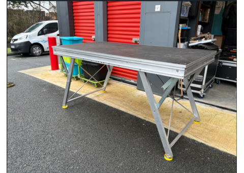Estrade praticables SAMIA 20 m² 10 12 m escaliers rambarde jupes accessoires
