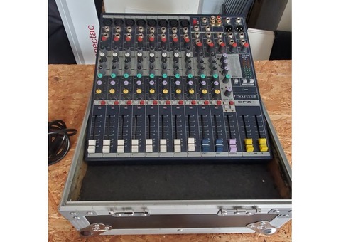 Console de son SOUNDCRAFT EFX8 Flight case TRÈS BON ÉTAT