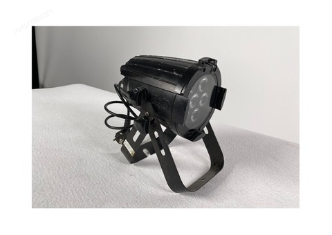 Par LED RGBW ColorBeam 7 FC W IR OXO Lot de 7