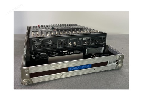Console numérique 01V96i Yamaha 32 canaux8 aux8 bus