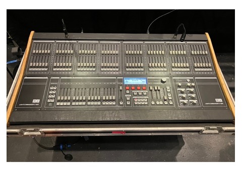 Console lumière MA Lighting Lightcommander II 486 avec flight case