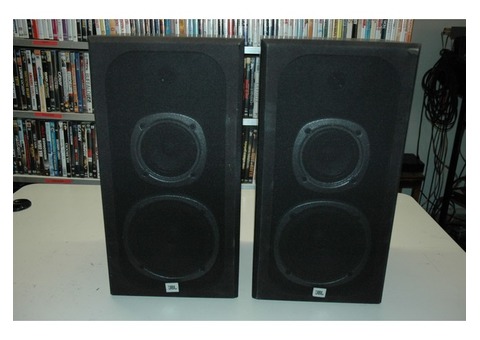 2 enceintes JBL TLX 215 noires
