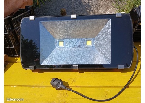 Projecteur led 2 X 100 W