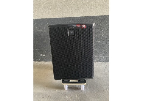 ElectroVoice ELX118 avec housse
