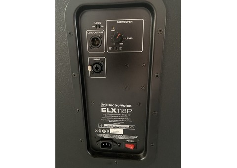 ElectroVoice ELX118 avec housse