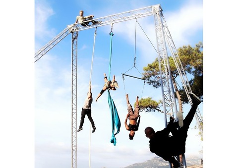 Portique cirque quadripode autoportant