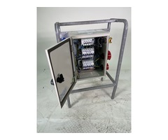Armoire électrique de chantier triphasée 6 prises avec arrêt durgence